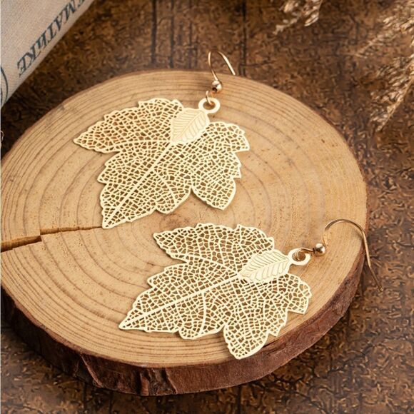 New GOLD FILIGREE LEAF EARRINGS fall autumn - Picture 6 of 7